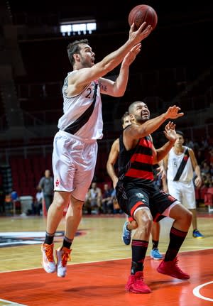 BASQUETE: Eurico critica torcida única e tira onda: "Meu negócio é ganhar do Flamengo"