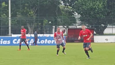 Mancuello faz golaço no rachão e anima torcida antes de amistoso