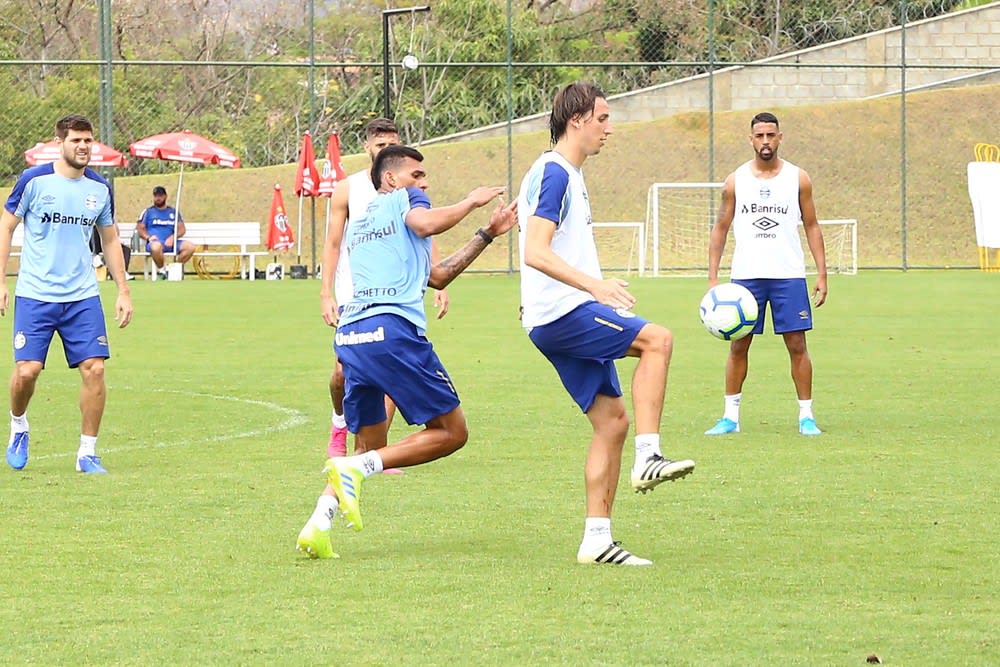 Cruzeiro x Grêmio: Renato define time em treino fechado e conta com volta de Geromel