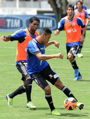 Jovem talento está próximo de completar 100 jogos pelo Flamengo e comemora