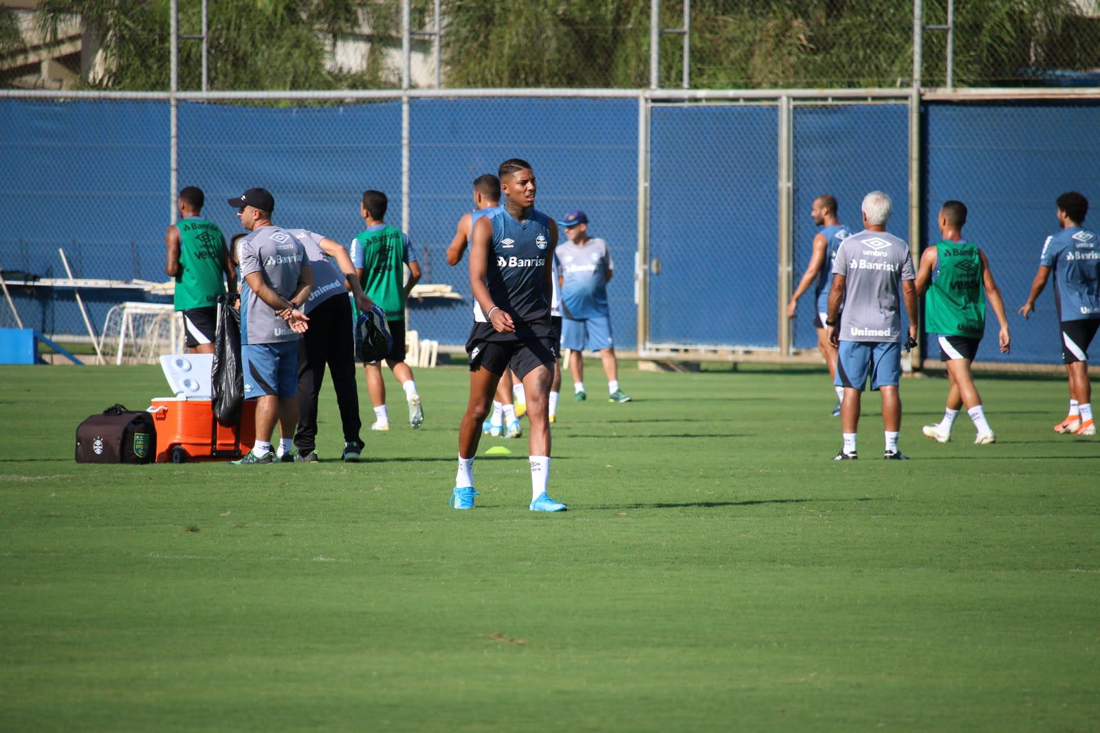 Treino do Grêmio conta com testes de Renato e volta de Jean Pyerre; veja o provável time