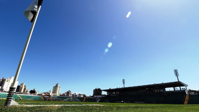 Para amenizar pressão, Figueira e Cruzeiro buscam a primeira vitória