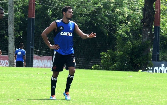 Jayme passa confiança, e Hernane vibra por Alecsandro: Bom para o Fla