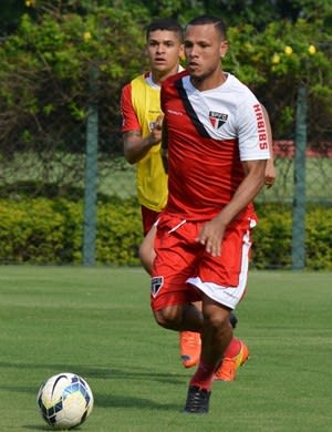 Luis Fabiano nega assédio do Fla e diz: Não me vejo fora do São Paulo