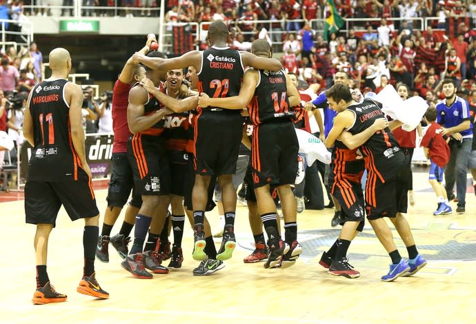 Varejão elogia finalistas do NBB e sonha com medalha no Mundial