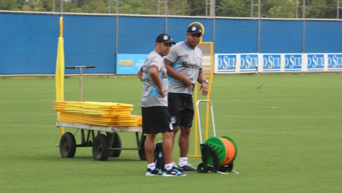 Roger rouba a cena com preparativos para tarde em novo turno de testes