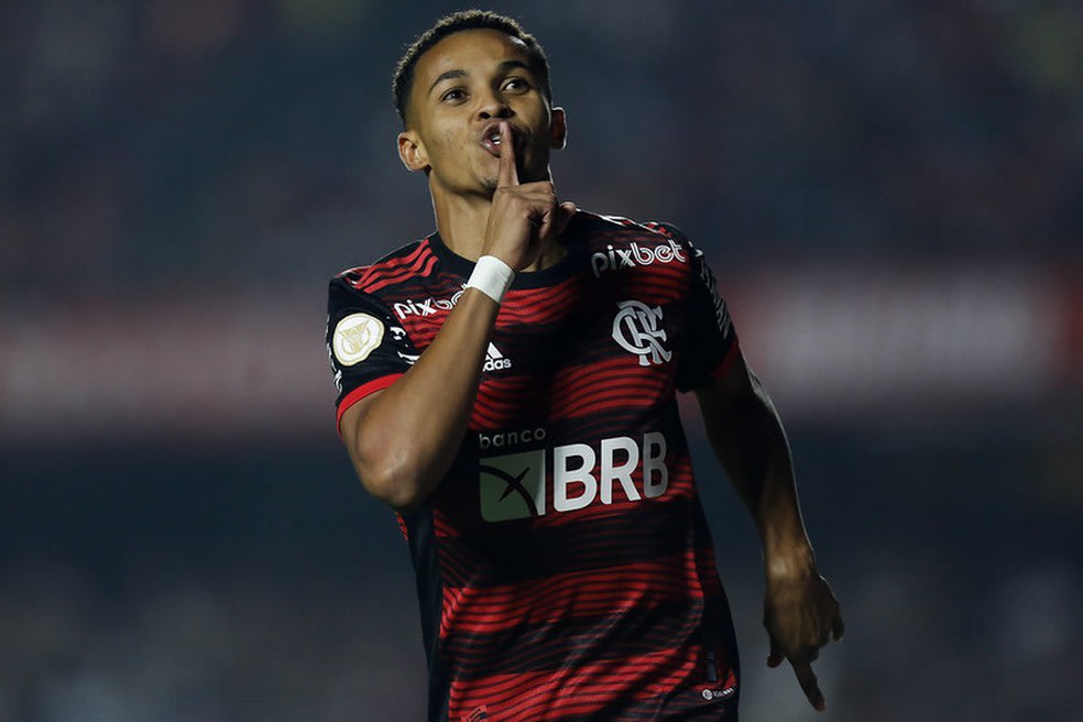 NOTAS DA PARTIDA: garotos do Ninho decidem em noite segura de Ayrton e Santos