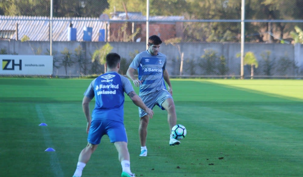 Kannemann volta a treinar e se credencia a pegar o Corinthians; Léo Moura corre