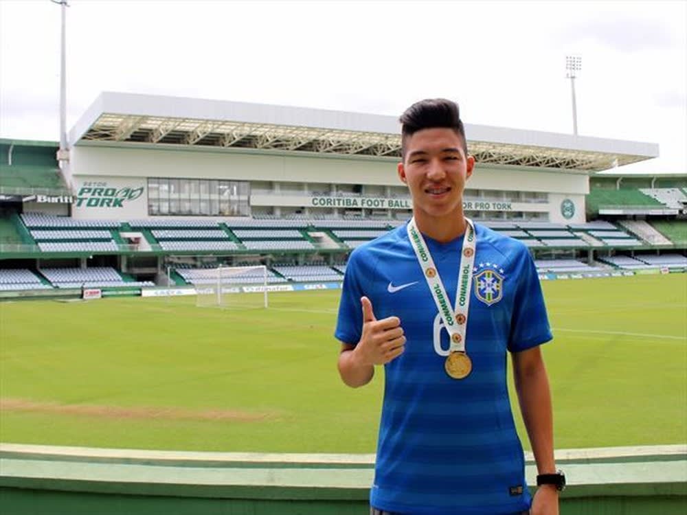 Grêmio contrata lateral-esquerdo do Coritiba para time sub-20 em troca por Guilherme