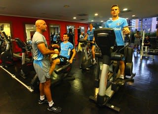 Grêmio faz primeiro treino em Quito na academia menos de 24h após jogo