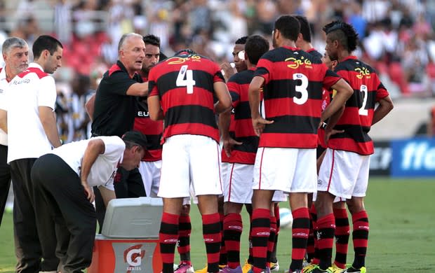 Dorival Júnior pede a Rafinha que se reinvente: ‘Cabe a ele criar situações’