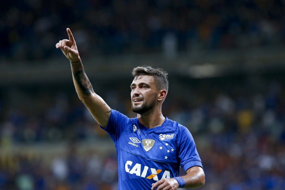 Fator Arrascaeta define jogo para sábado, e Cruzeiro adia contratação de atacante