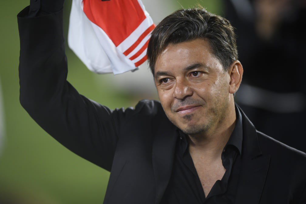 Marcelo Gallardo anuncia que vai seguir no River Plate