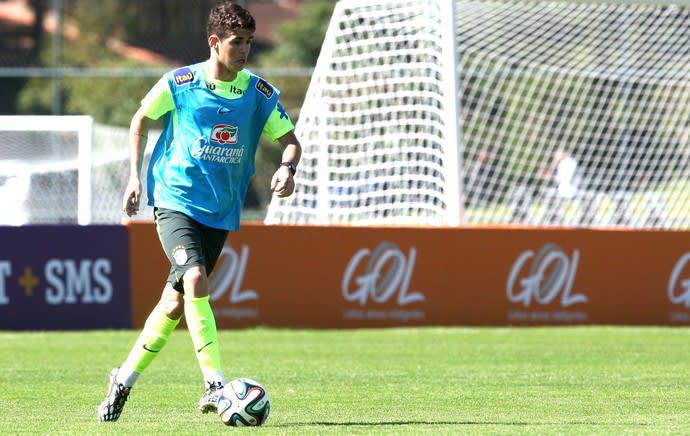 [COPA 2014]Má pontaria! Time assusta jornalistas e Oscar dá bolada em fotógrafo