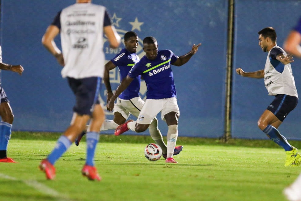 Wesley comenta título do Grêmio do Brasileirão de Aspirantes