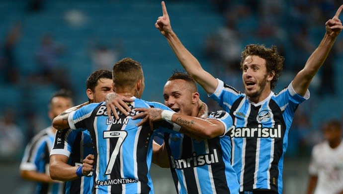 Grêmio vibra com vitória sofrida para encaminhar vaga na Libertadores