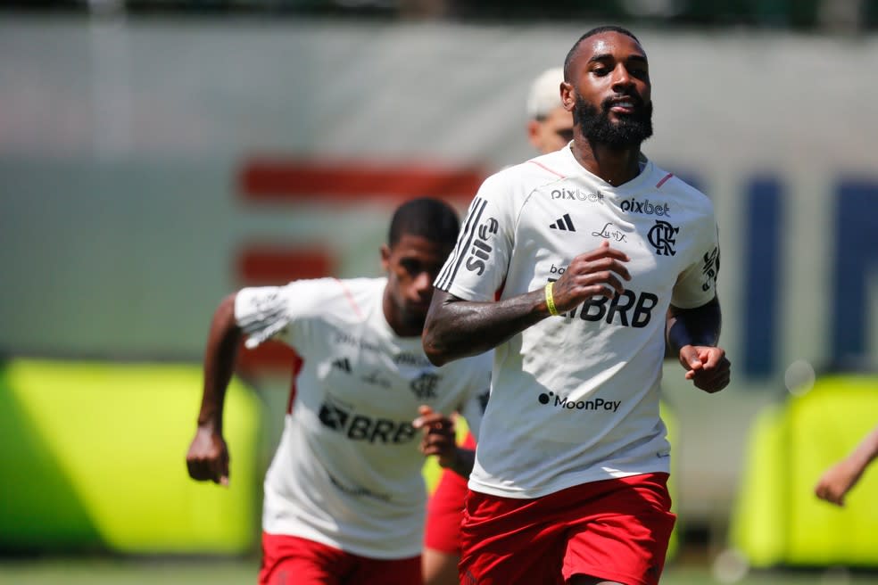 Com lesão superada e ritmo adquirido, Flamengo vê Gerson pronto fisicamente para decolar em 2023