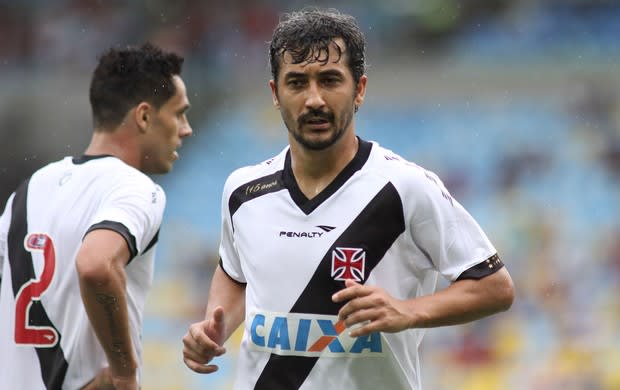 Edinho exalta tática do Fla, mas diz que Vasco merecia vencer o clássico