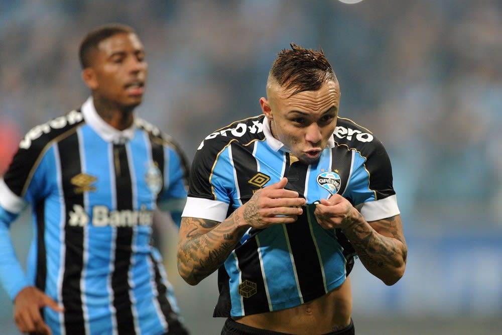 Grêmio torce por venda no começo da próxima temporada