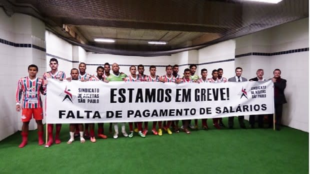 OFF - Internautas concordam com penas esportivas para clubes inadimplentes