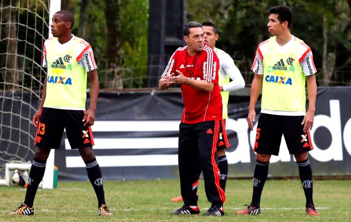 Luxa usa equilíbrio entre Cruzeiro e Inter para reafirmar briga contra o Z-4