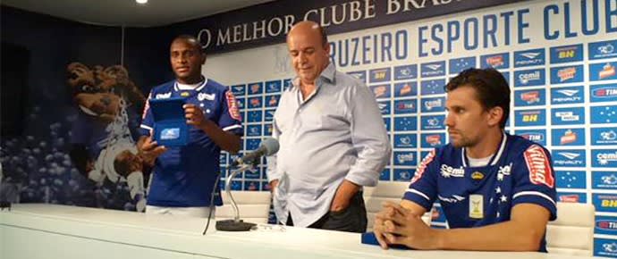 Valdir confirma que Cruzeiro ainda busca nome para o meio-campo