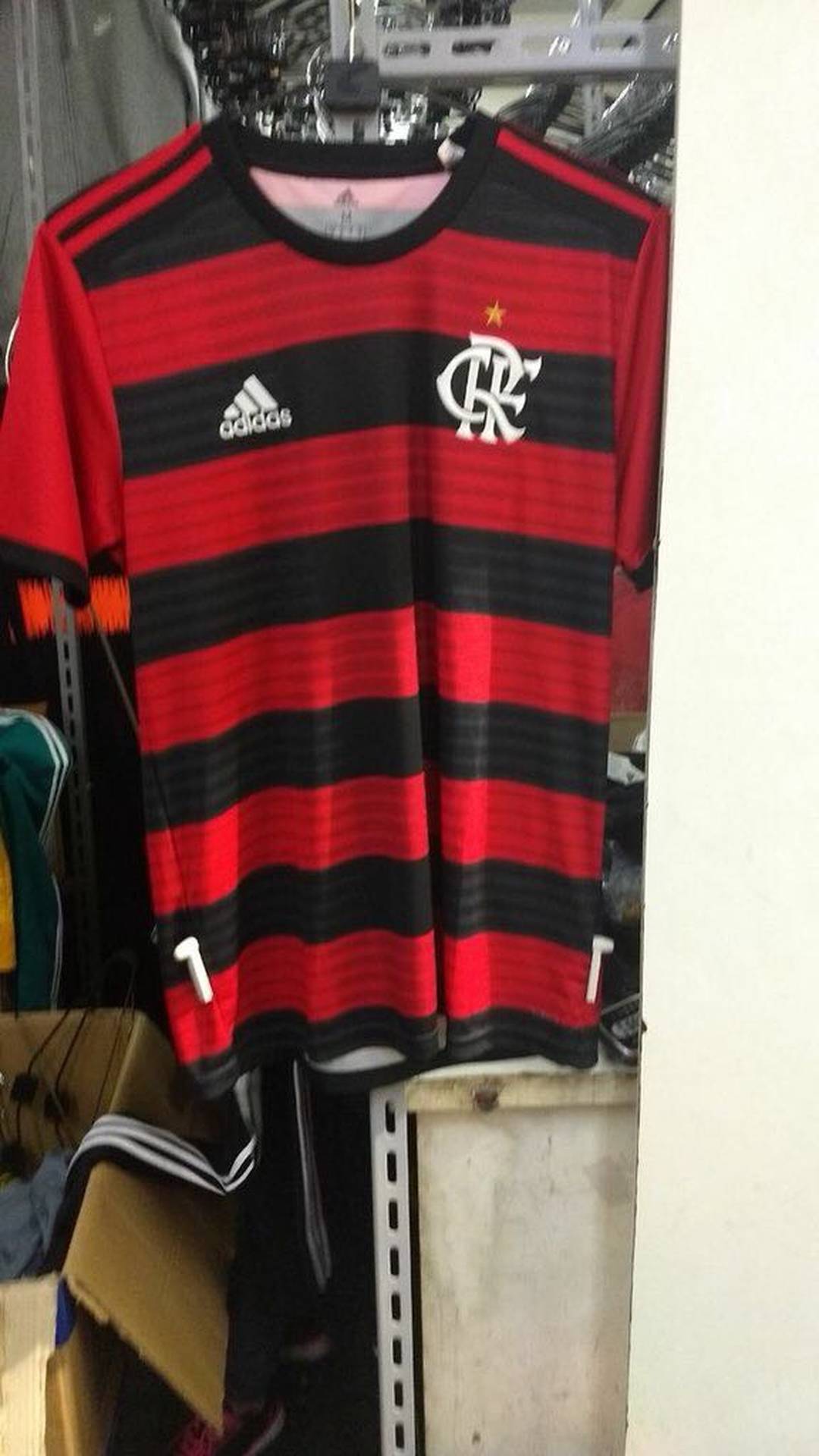 Suposta camisa nova do Flamengo circula pela internet