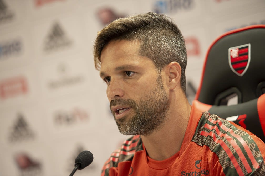 Com elenco principal de volta, Diego exalta mentalidade vencedora para Flamengo seguir em rota de títulos