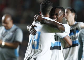 Após saída de Giuliano, Maicon muda de número e assume a 8 do Grêmio