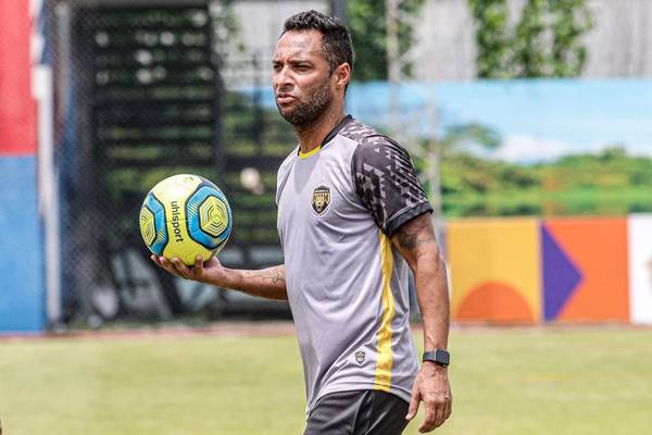 Flamengo se reencontra com Ibson, ídolo da Gávea, agora como auxiliar no Amazonas