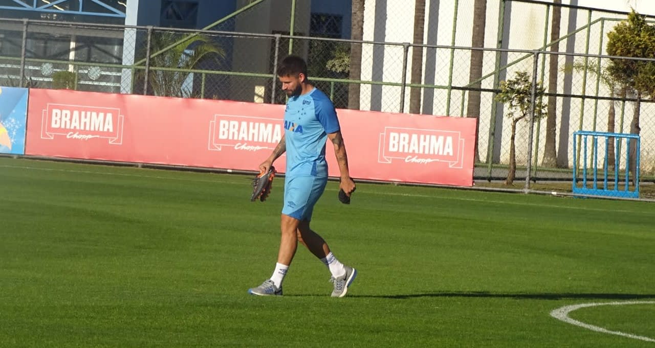 Pelo segundo dia, titulares não vão a campo; Sobis trabalha parte física