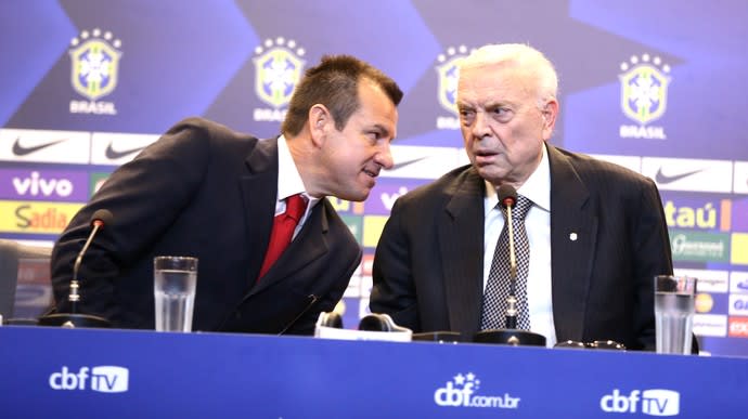 OFF - Jiménez? Dunga erra nome de craque do primeiro adversário