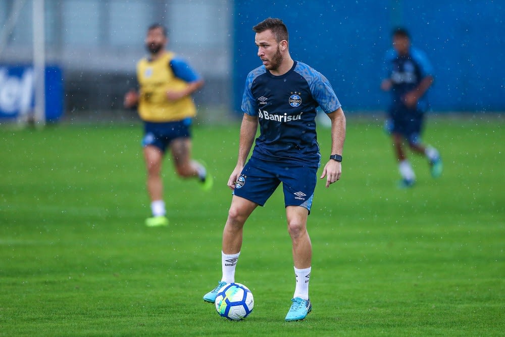 Arthur, Luan e Léo Moura desfalcam o Grêmio diante do Bahia