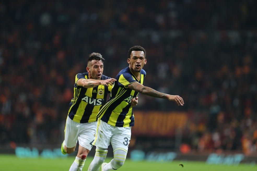 Fenerbahçe encaminha saída de Jailson para clube chinês, e Grêmio lucrará; veja valores