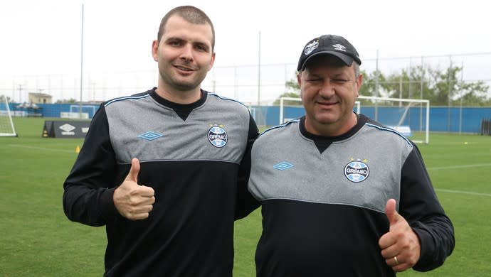 Auxiliares dividem paixão com Roger e buscam cultura da análise no Grêmio