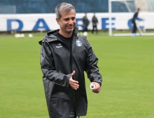 Anunciado na Seleção, Mahseredjian ganha aplausos em treino do Grêmio