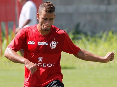 Coritiba fecha com o Flamengo para manter Welinton e trazer Rodolfo