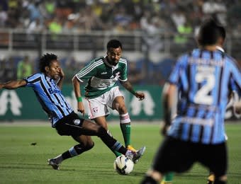 Grêmio critica arbitragem em derrota, e dirigente dispara: Palhaçada