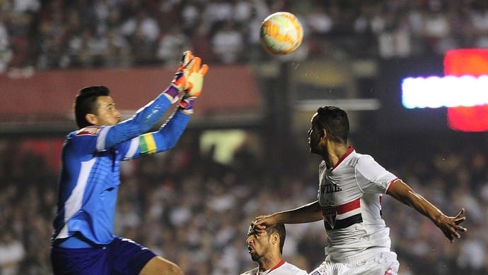 Feliz por atuação, triste pelo resultado: Fábio vê Cruzeiro focado para a volta