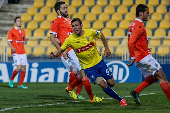 Após acidente, Léo Bonatini exalta bom início em Portugal: Recomeço