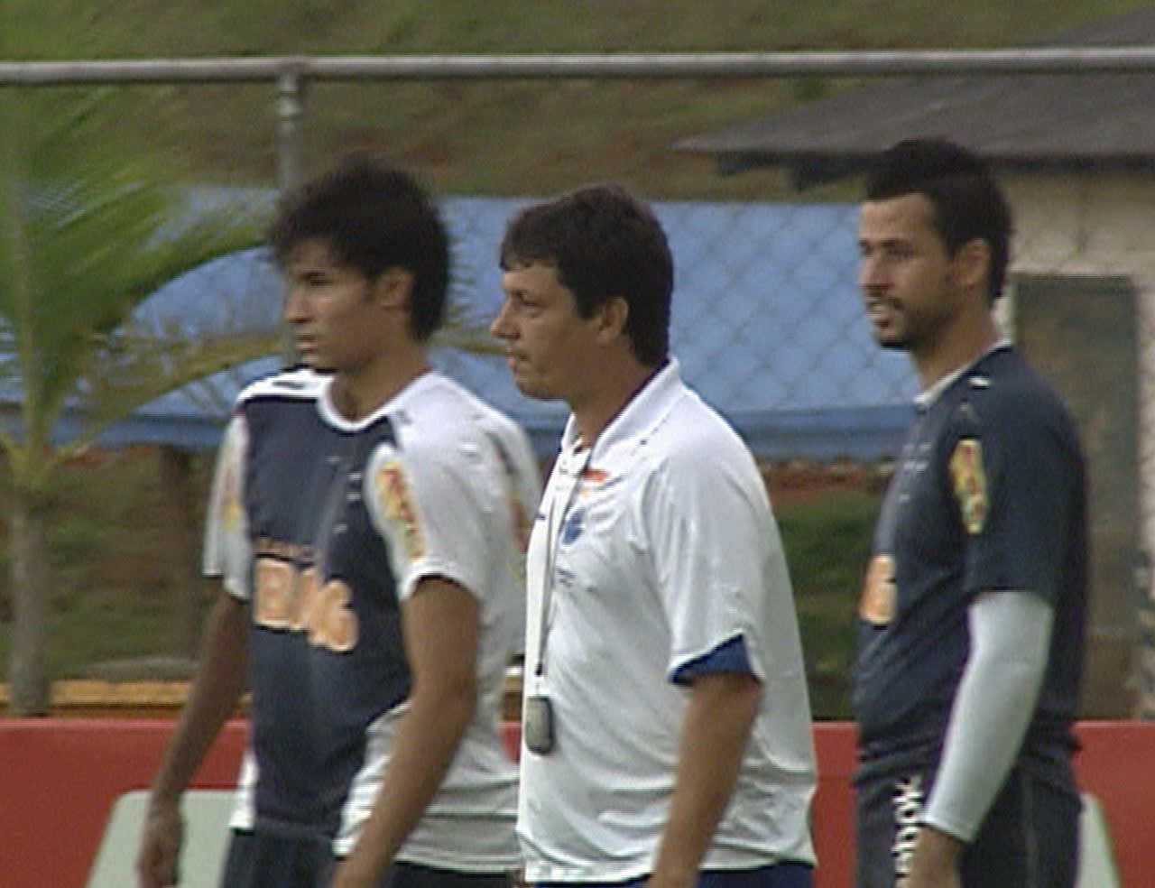 Com dois remanescentes da era Adilson, Cruzeiro revê ex-técnico em jogo decisivo para América-MG