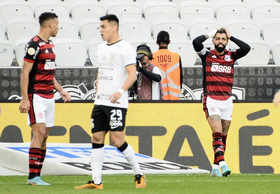 Gabigol recebe terceiro cartão amarelo e desfalca o Flamengo na próxima rodada