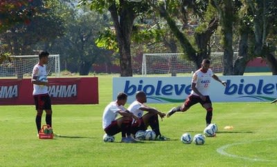 Jogo rápido: imprensa tem acesso apenas a treino de faltas do Flamengo