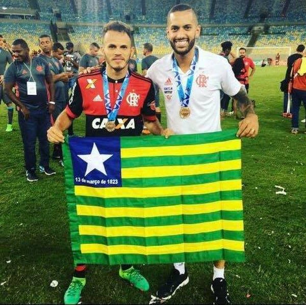 Campeões com Fla, Rômulo e Renê erguem bandeira no Maracanã: Made in Picos