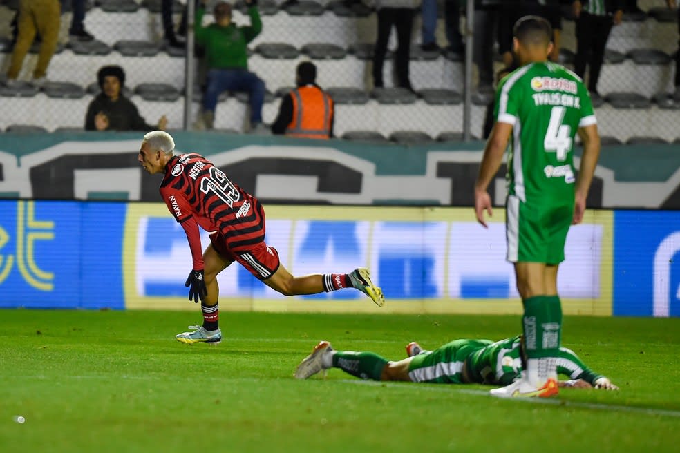 Werton vibra com primeiro gol pelo profissional do Flamengo: Que seja o primeiro de muitos