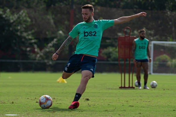 Zagueiro inicia fase pós-quarentena como titular e vibra: Feliz demais