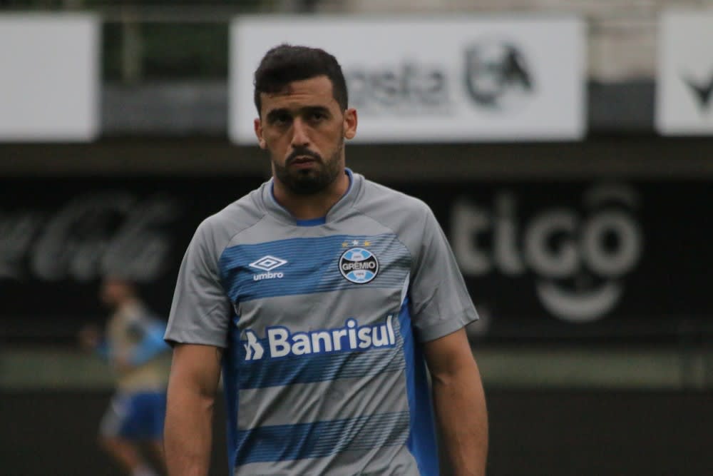 Edílson cumpre suspensão também na Copa do Brasil e desfalca o Grêmio