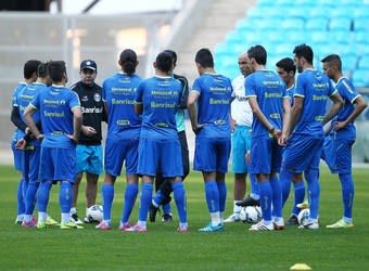 Vítima em 2013, Grêmio espera Coxa na retranca e aposta em blitz inicial