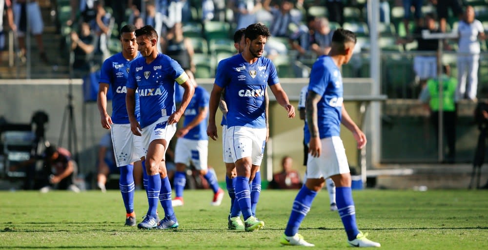 Desconfiança, título, jejum, cobranças e desafio: o mês de abril decisivo do Cruzeiro