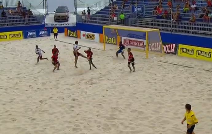 Fluminense vence Flamengo, elimina o rival e avança à semifinal do Mundialito